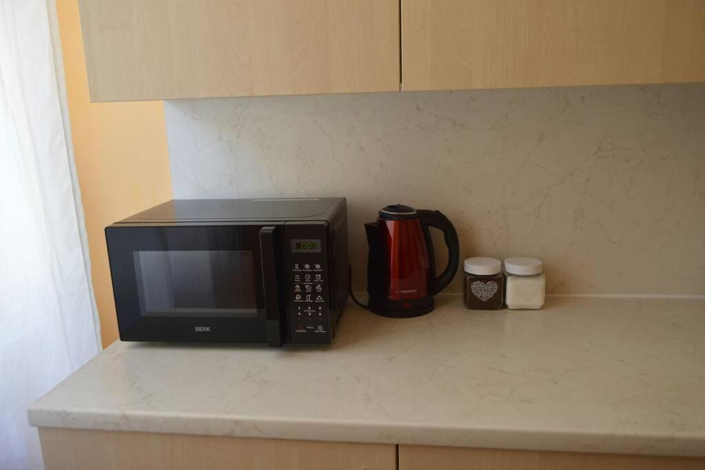 Spacious Old Town Family Peachy 2 Bedrooms Apartment, Nearby The Riga Presidential Castle エクステリア 写真