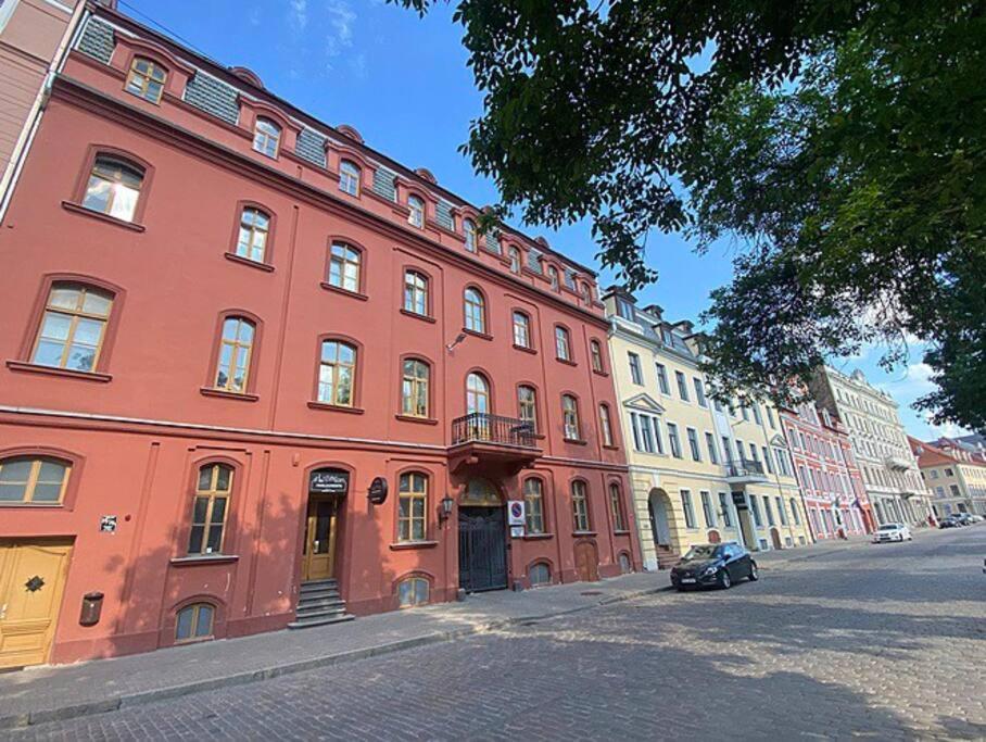 Spacious Old Town Family Peachy 2 Bedrooms Apartment, Nearby The Riga Presidential Castle エクステリア 写真