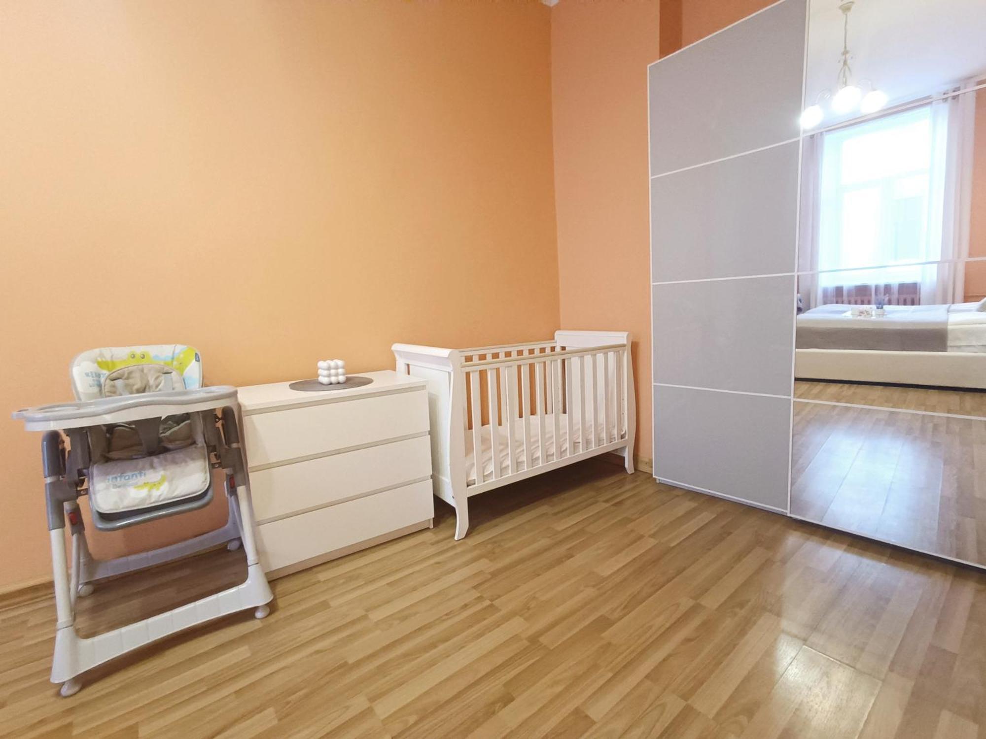 Spacious Old Town Family Peachy 2 Bedrooms Apartment, Nearby The Riga Presidential Castle エクステリア 写真