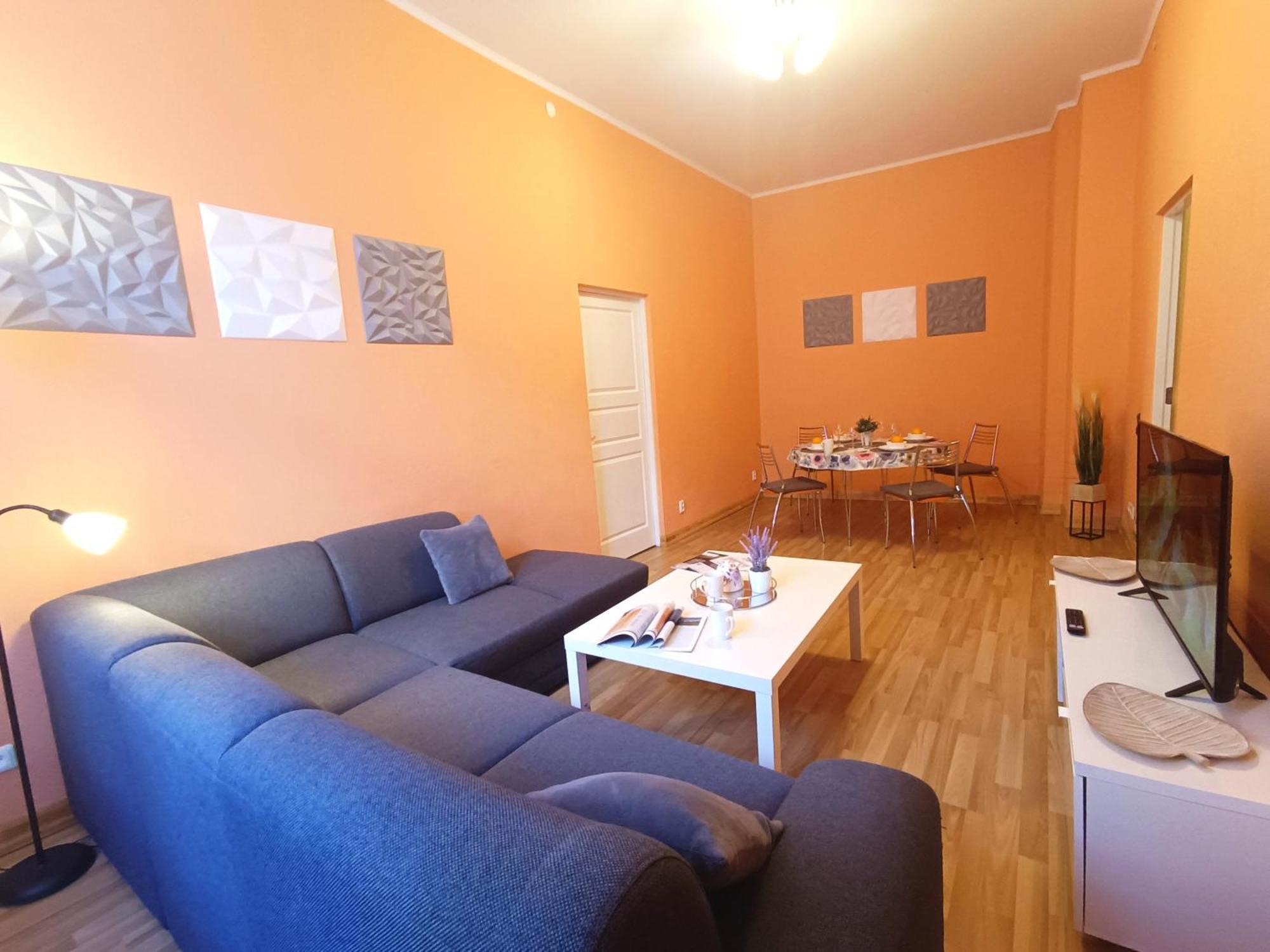 Spacious Old Town Family Peachy 2 Bedrooms Apartment, Nearby The Riga Presidential Castle エクステリア 写真