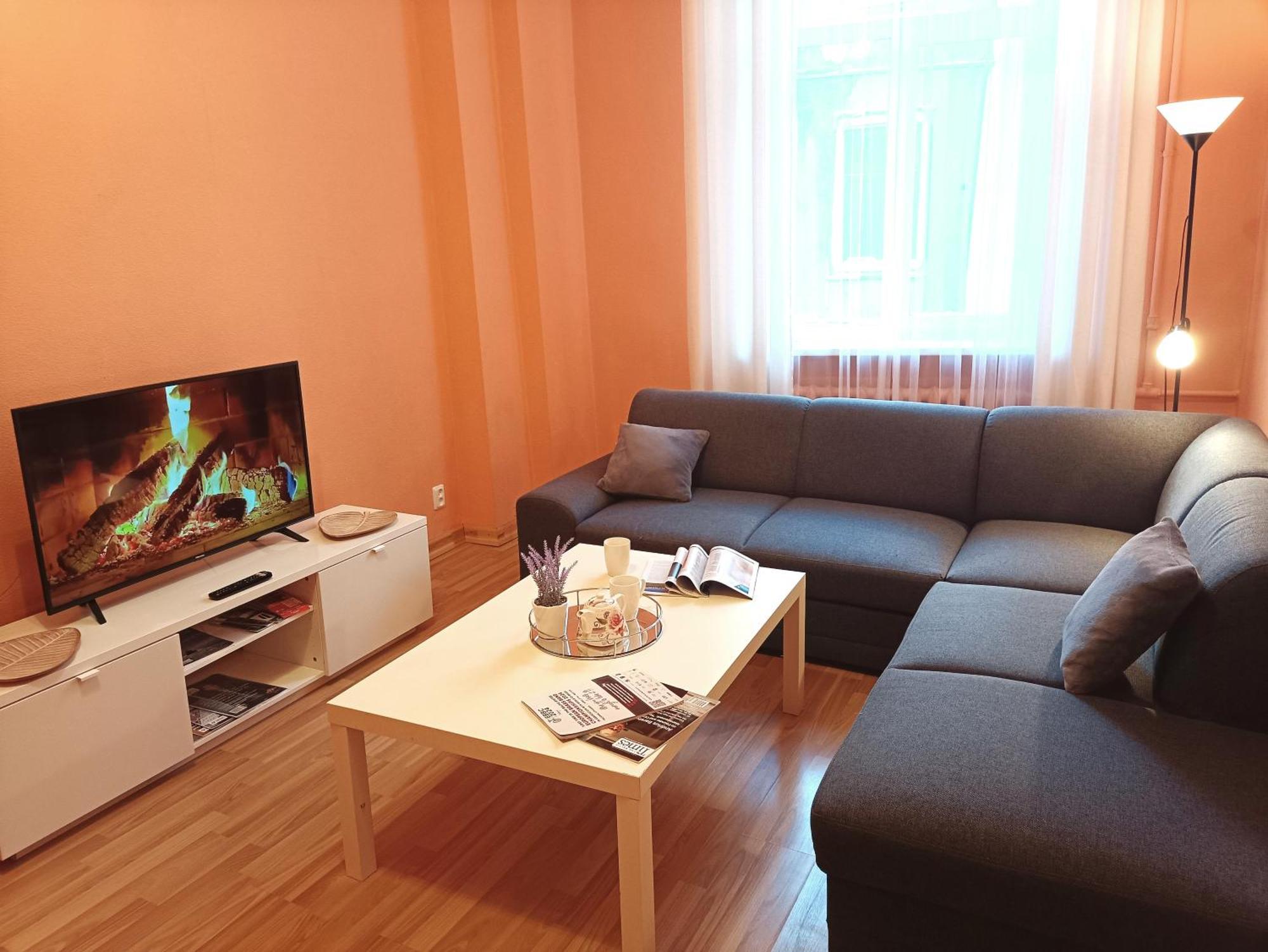 Spacious Old Town Family Peachy 2 Bedrooms Apartment, Nearby The Riga Presidential Castle エクステリア 写真