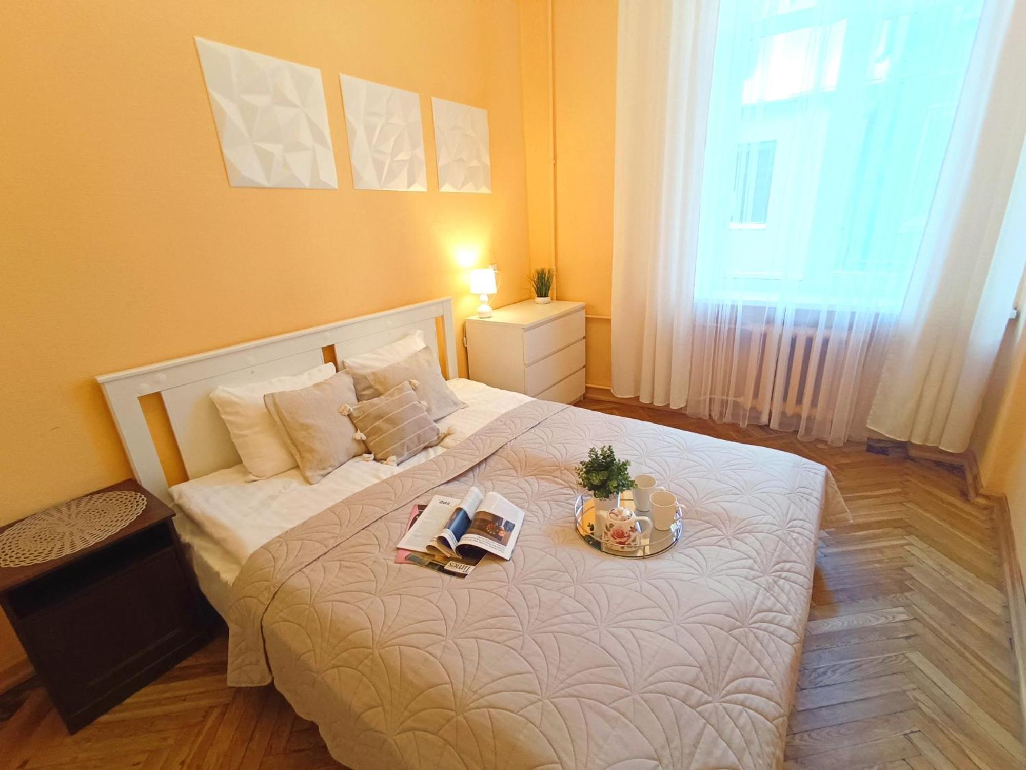 Spacious Old Town Family Peachy 2 Bedrooms Apartment, Nearby The Riga Presidential Castle エクステリア 写真